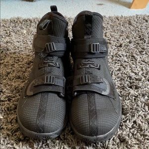 Nike Lebron Soldiers